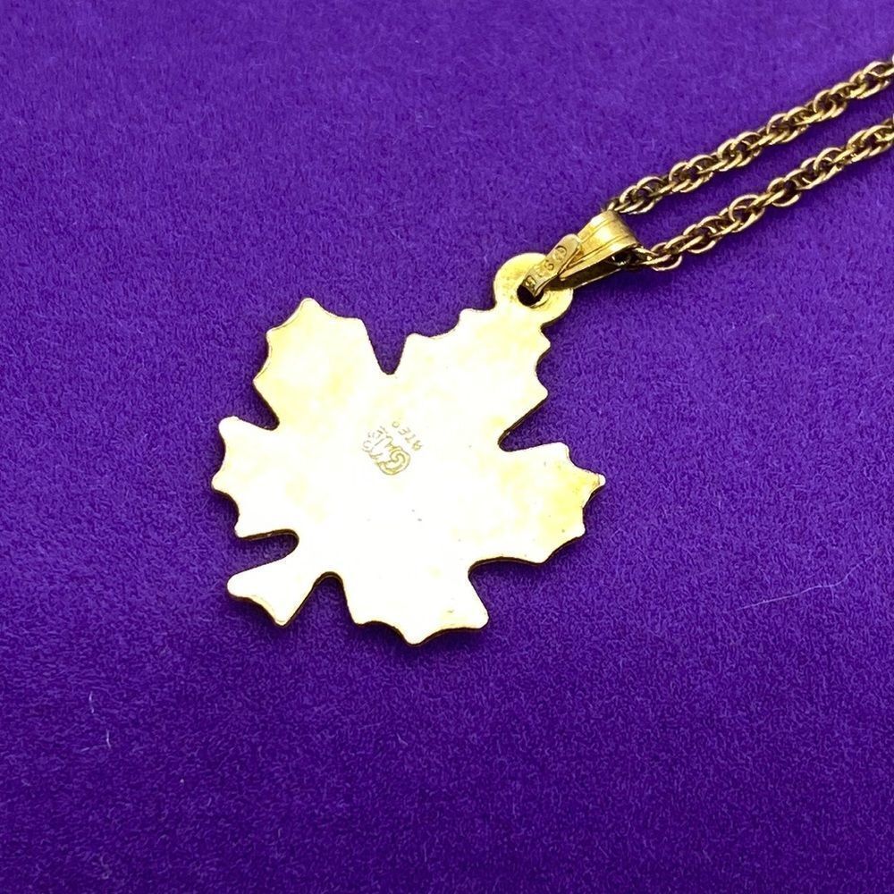 💛 925 Gold Plated Maple Leaf Necklace - Picture 4 of 4